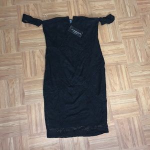 NEW FASHIONNOVA lace off the shoulder dress